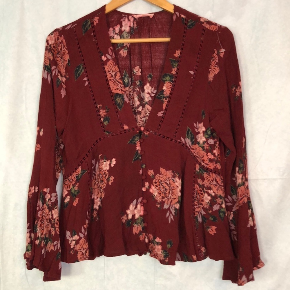 Altard State Woman’s Floral Long Sleeve V-Neckline Lace Button Burgundy Top Sz L
